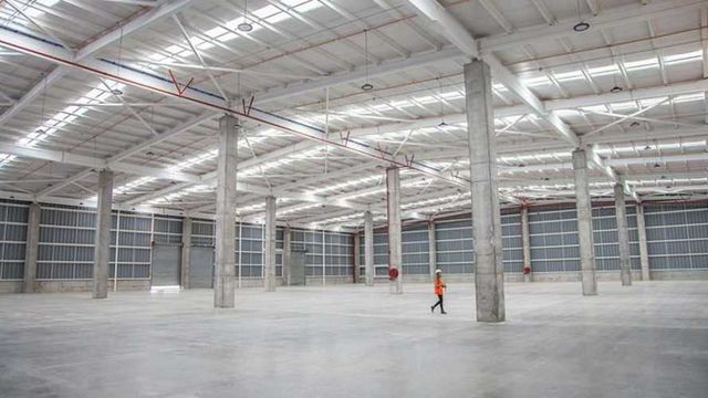 Amplios patios de maniobra, opción oficinas  (64325)