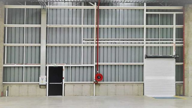 Amplios patios de maniobra, opción oficinas  (64325)