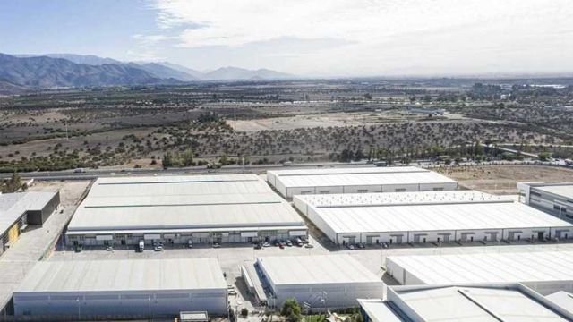 Amplios patios de maniobra, opción oficinas  (64325)