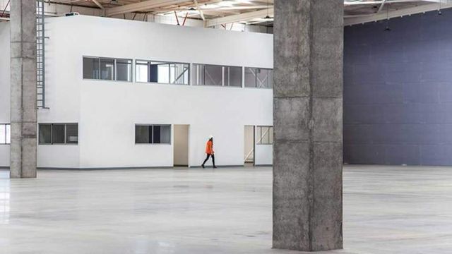 Amplios patios de maniobra, opción oficinas  (64325)