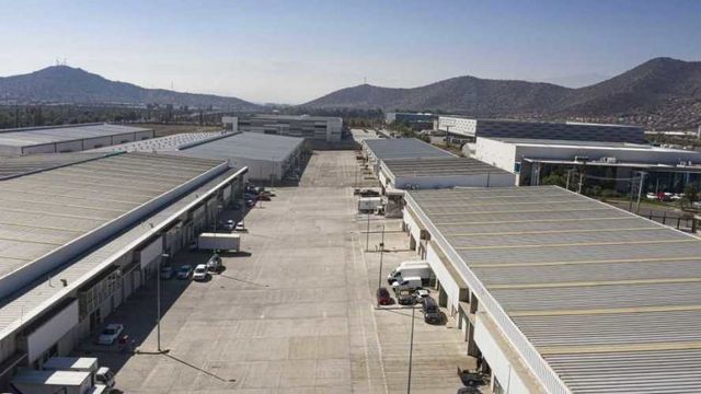 Amplios patios de maniobra, opción oficinas  (64325)