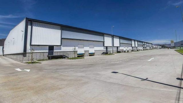 Amplios patios de maniobra, opción oficinas  (64325)