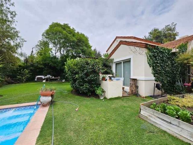 CASA Las Bandadas Piedra Roja Chicureo