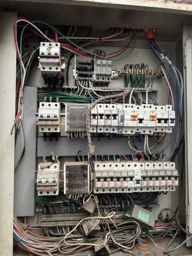 LOCAL COMERCIAL Ejército / Metro Los Héroes