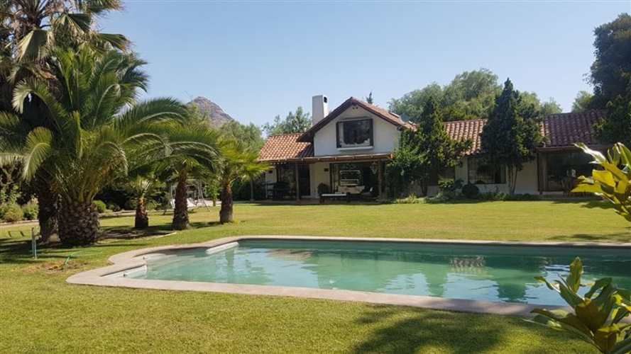 CASA Avenida Chicureo