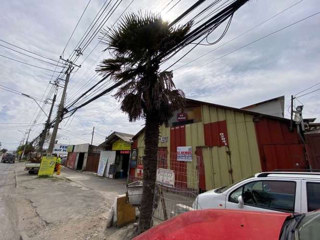Se vende propiedad potencial comercial (65148)