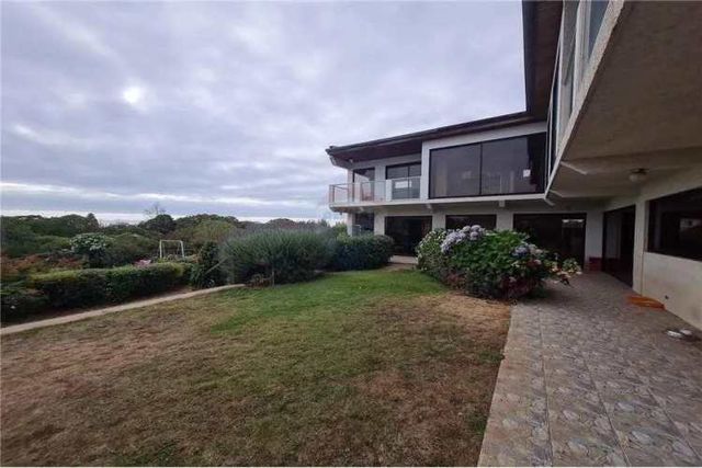 Hermosa casa, 4 dorm, espacios amplios y luminosos, Lomas de Mantagua