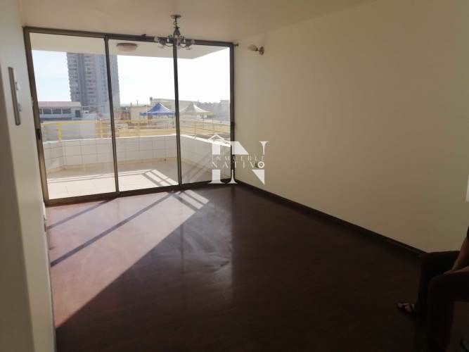 VENTA AMPLIO DEPARTAMENTO DE 4 DORMITORIOS (67199)