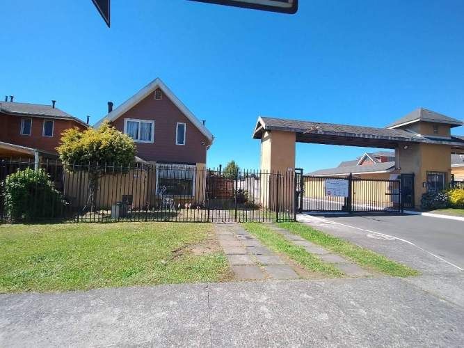 Amplia y cómoda casa en sector outlet San Pedro