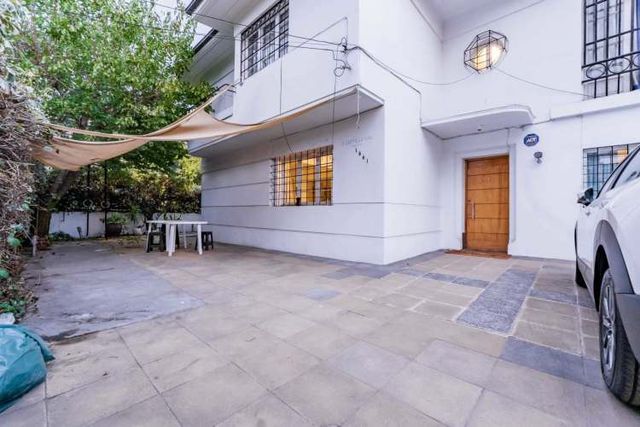 Exclusiva y amplia casa  (67682)