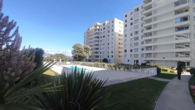 Arriendo Dpto Amoblado en Condominio (67884)