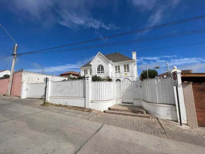 Hermosa casa en el mejor sector de coquimbo (68182)