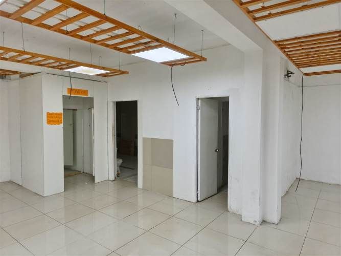 LOCAL COMERCIAL villanelo alt 100