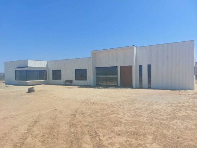 "OPORTUNIDAD"  Casa de 255 m2 en Condominio (68678)