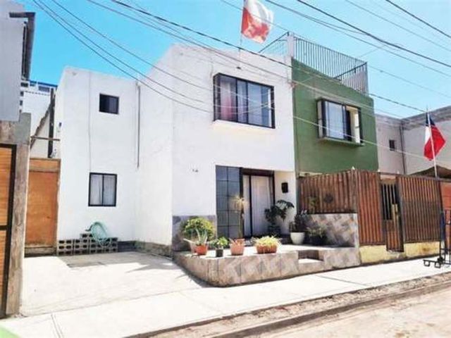 Casa CASA 2 PISOS EN VENTA CONDOMINIO 4 DORM. EN ALTO HOSPICIO