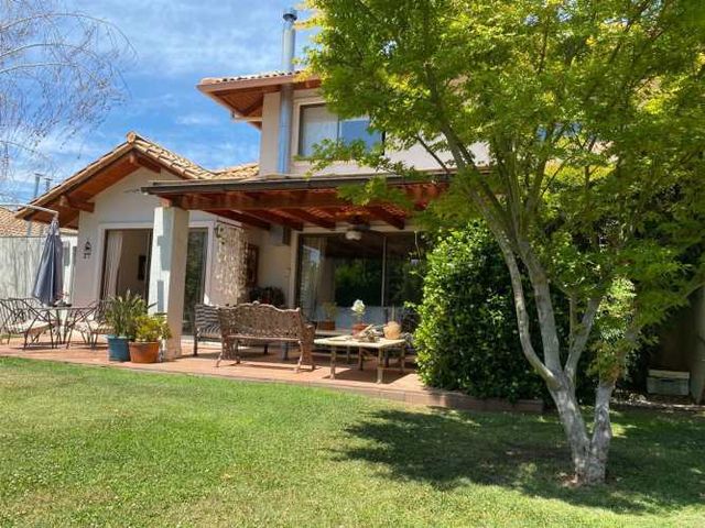 CASA Adobes de Nogales, Machalí