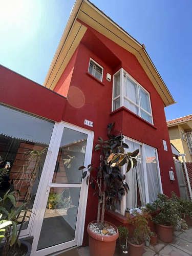 SE VENDE CASA ESQUINA 4D+3B SAN BERNARDO