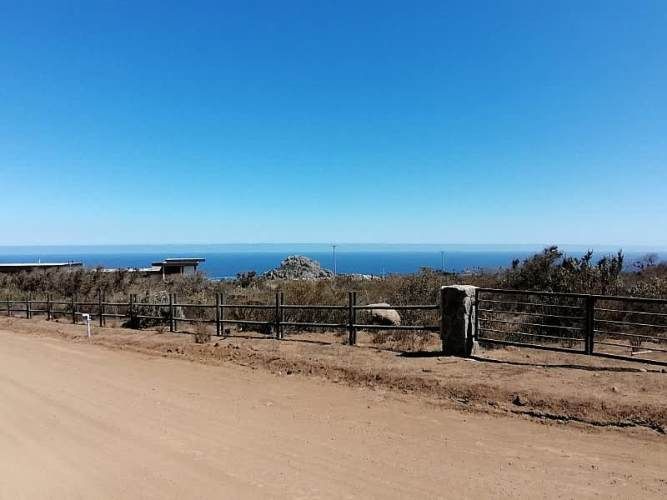 VENDO TERRENO ROCAS DEL MAR - LOS MOLLES