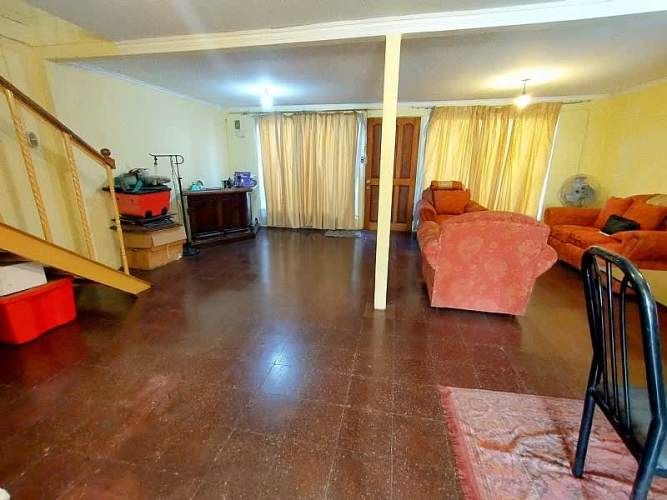 CASA DE 2 PISOS EN ÑUÑOA 4D/2B DE 220M2