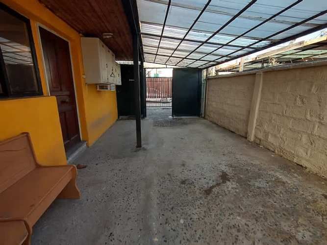 CASA DE 2 PISOS EN ÑUÑOA 4D/2B DE 220M2