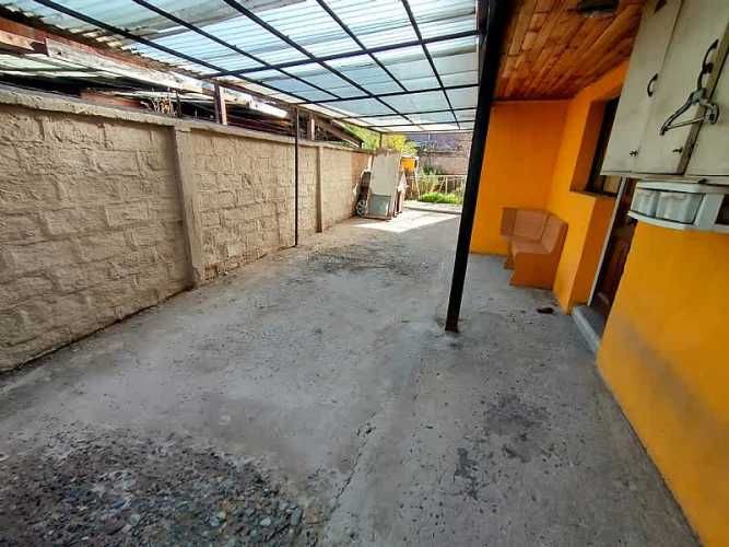 CASA DE 2 PISOS EN ÑUÑOA 4D/2B DE 220M2