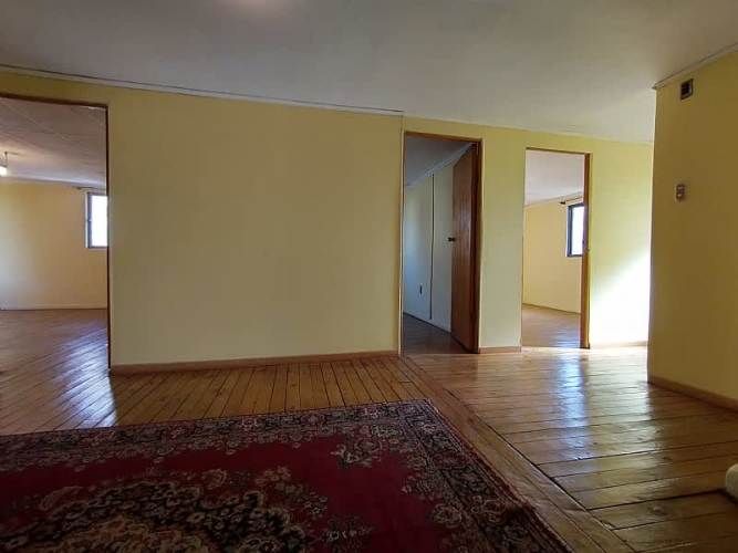 CASA DE 2 PISOS EN ÑUÑOA 4D/2B DE 220M2