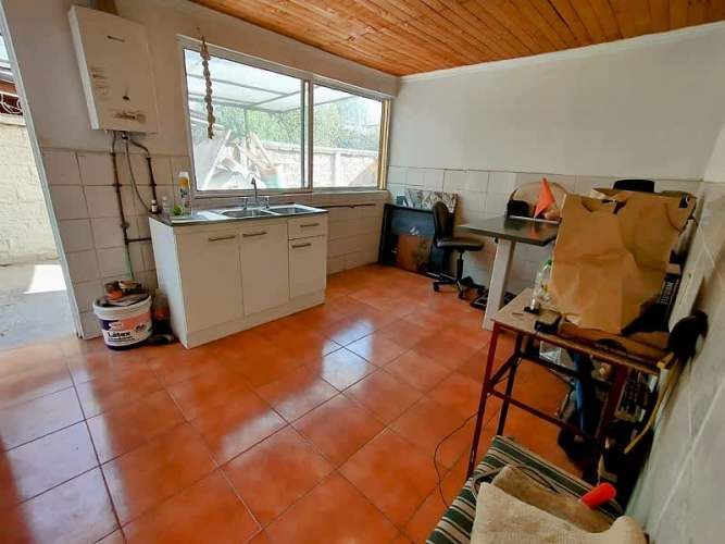CASA DE 2 PISOS EN ÑUÑOA 4D/2B DE 220M2