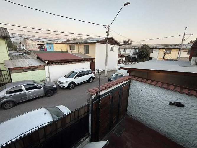 Casa de 2 pisos con 3D/2B. Privilegiada Ubicación