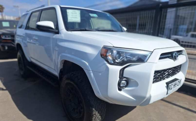 TOYOTA 4RUNNER SR5 4X2 4.0 FULL AUT. AÑO 2022