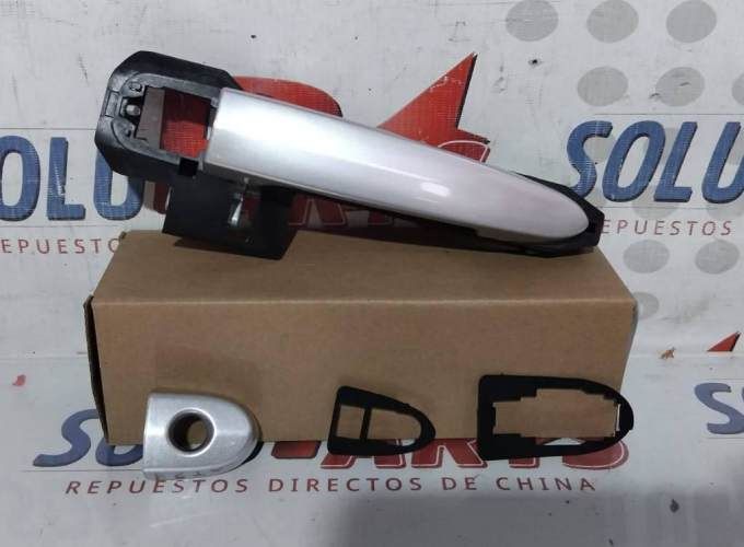 MANILLA EXTERIOR DELANTERA IZQUIERDA PARA C30