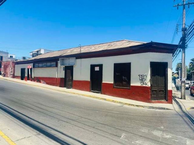 Jose Miguel Infante ( Local Comercial ) Propiedad en Esquina