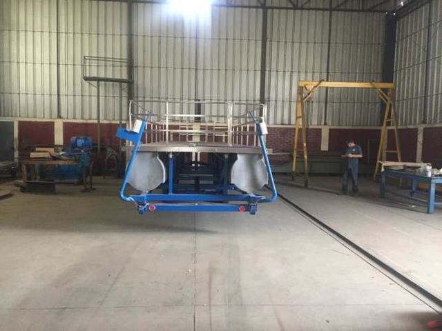 Vendo Catamarán Nuevo, mide 9,6mts de largo x 2,4mts de ancho