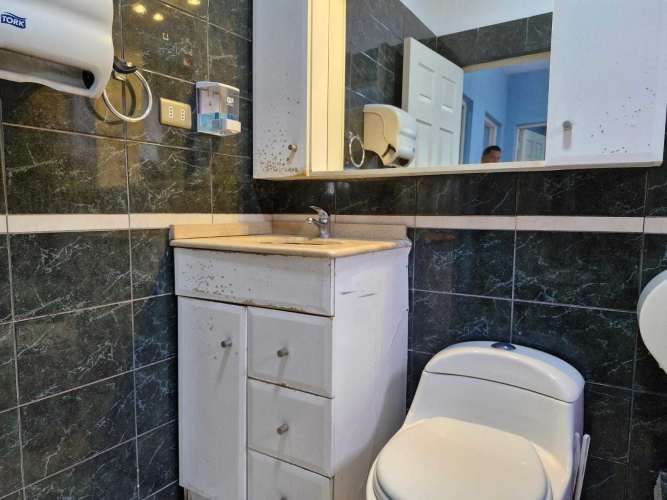 Casa con Giro Comercial  (73438)