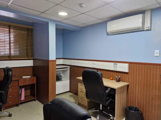 Casa con Giro Comercial  (73438)