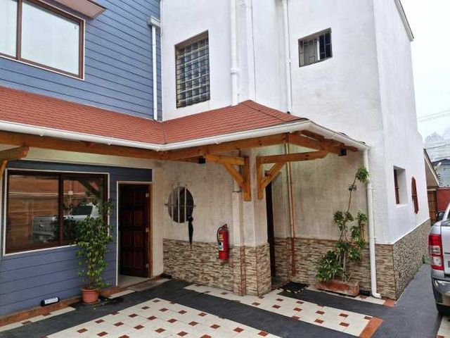 Casa con Giro Comercial  (73438)