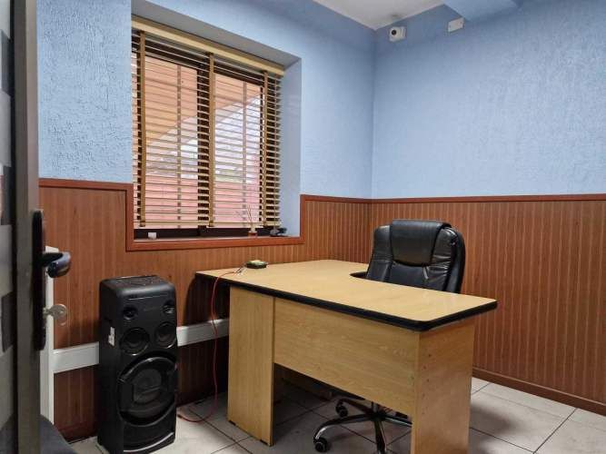 Casa con Giro Comercial  (73438)