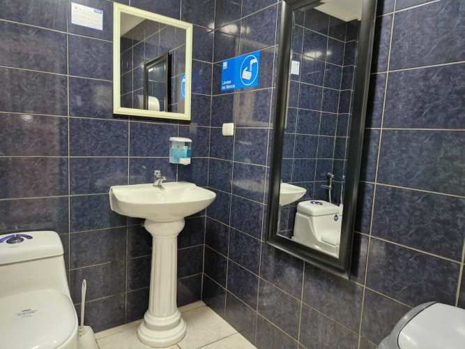 Casa con Giro Comercial  (73438)