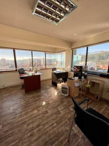 Oficina con hermosa vista en pleno centro  (74799)