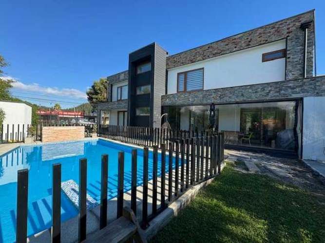 Espectacular casa en Pingueral  (73832)