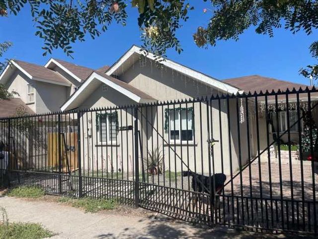 CASA Los Nogales / La Casona