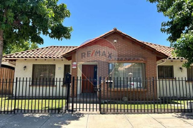 Gran casa con piscina en machalí