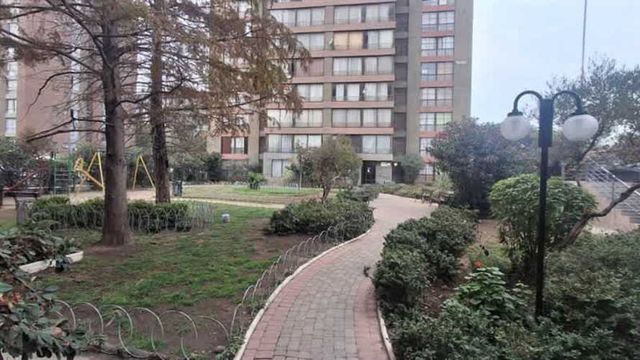 DEPARTAMENTO En Venta Departamento en 2°Piso con Bodega y Estacionamiento . Moneda con Matucana