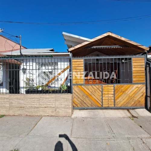 CASA Carlos Valdovinos / Pintor Reszka