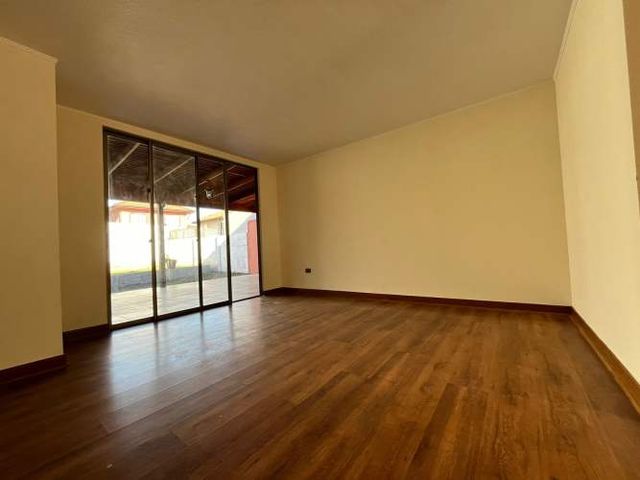 VENTA DE CASA RECIEN REMODELADA EN ISLA DE MAIPO - VALLE LA RESERVA 3D 3B 2E