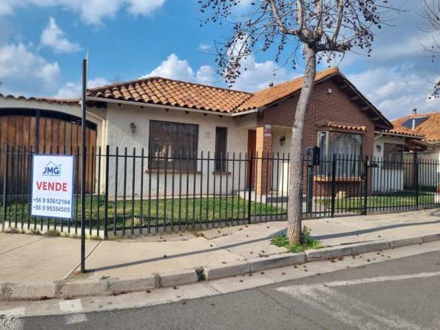 Vende Casa esquina en barrio Residencial San Andres, Comuna de Machali.