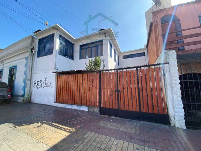 Gran casa para negocio 8D2B en centro de Antofagasta