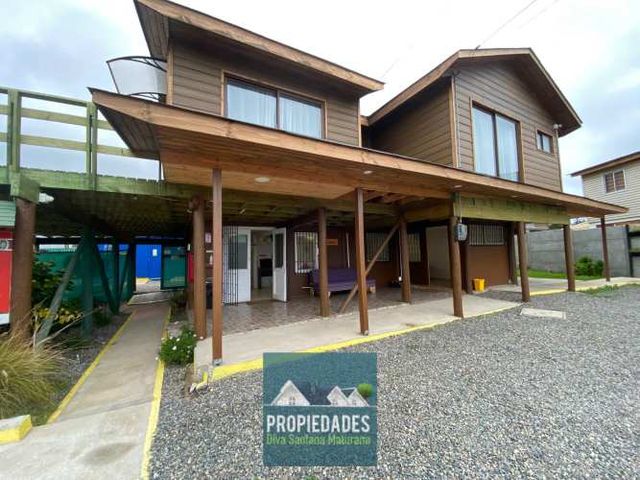 CONFORTABLE  Y AMPLIA CASA ESQUINA EN LOS VILOS