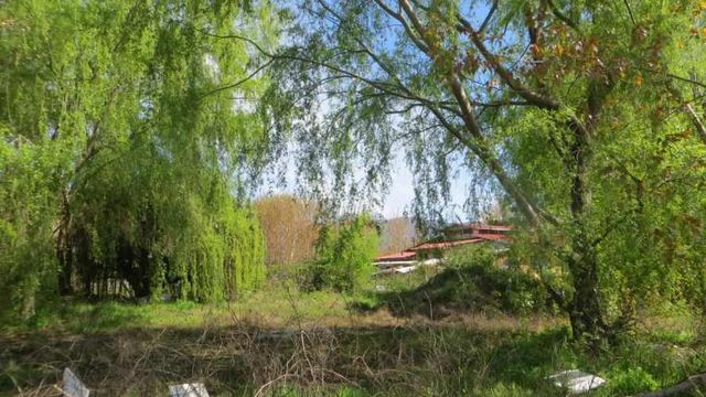 SE VENDE AMPLIO TERRENO