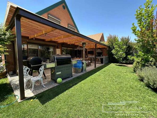 VENTA CASA PIE ANDINO