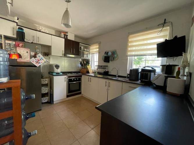 Linda Casa dentro de condominio